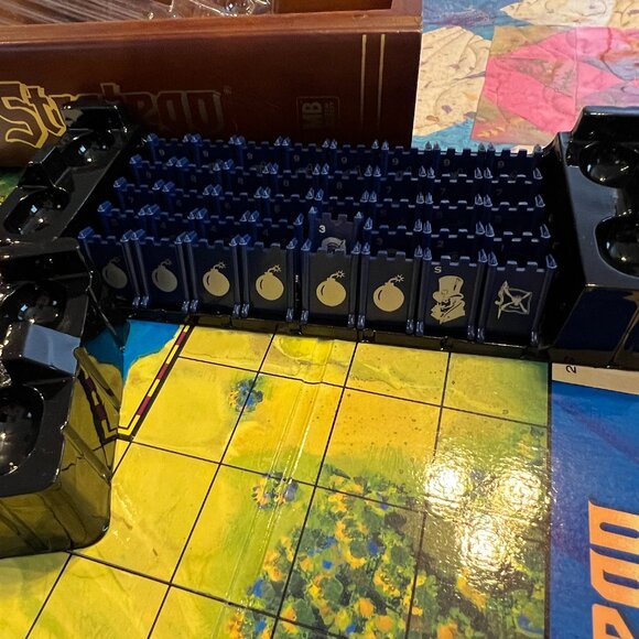 Parker Brothers Stratego Vintage Board Game Collection Wooden Book Case - Picture 7 of 11